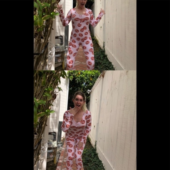Victoria's Secret PINK Donut Onesie Pajamas ? - Picture 7 of 16